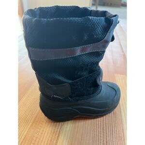 Kamik kids size 10 n black winter hoots